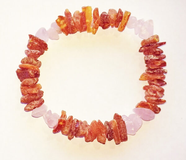 Braccialetto in ambra baltica naturale abbinato a collari con Quarzo Rosa